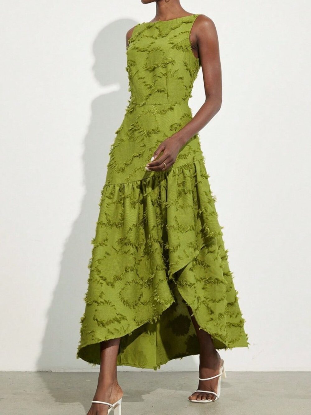 Green Elegant Women's Round Neck Sleeveless Waist-Cinched Skirt Dress - Picture 3 of 7
